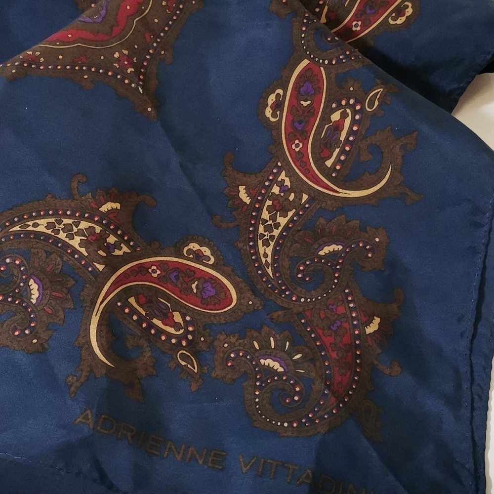 ADRIENNE VITADINI SILK SCARF. - Picture 5 of 6